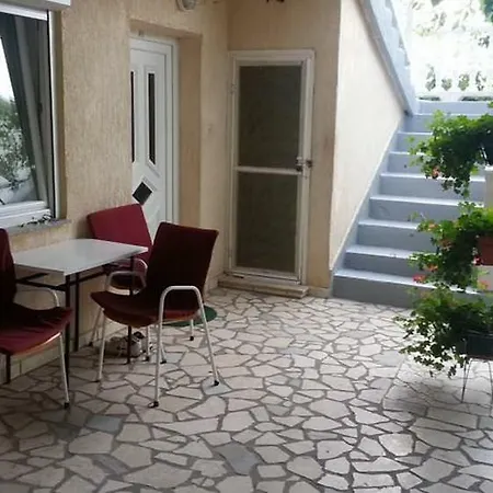 Two-bedroom In V